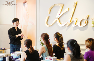 Sao cứ phải làm Nail khi định cư nước ngoài mà không phải nghề nào khác?
